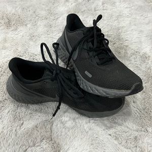 🎉3/$10 Nike Sneakers